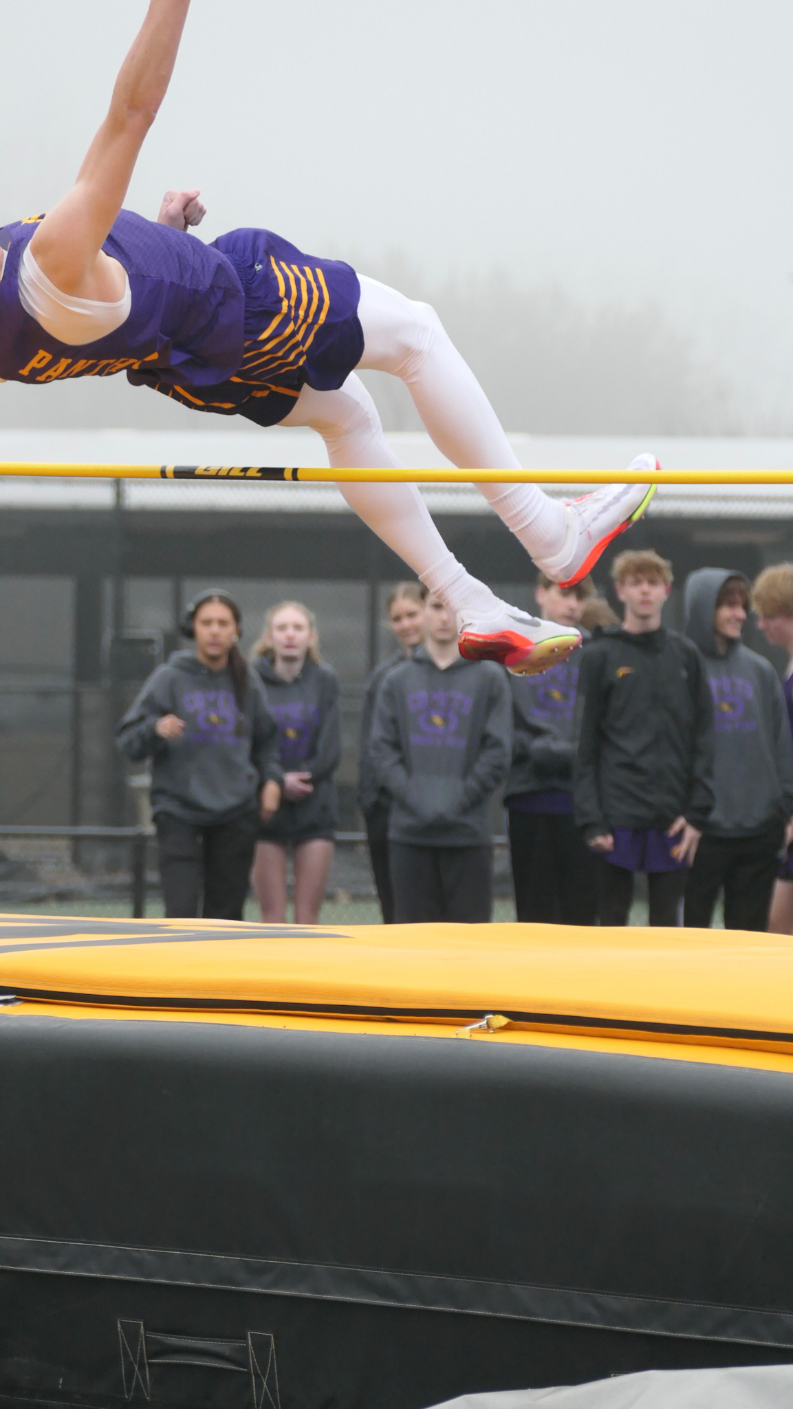 pole jumper faling out of frame